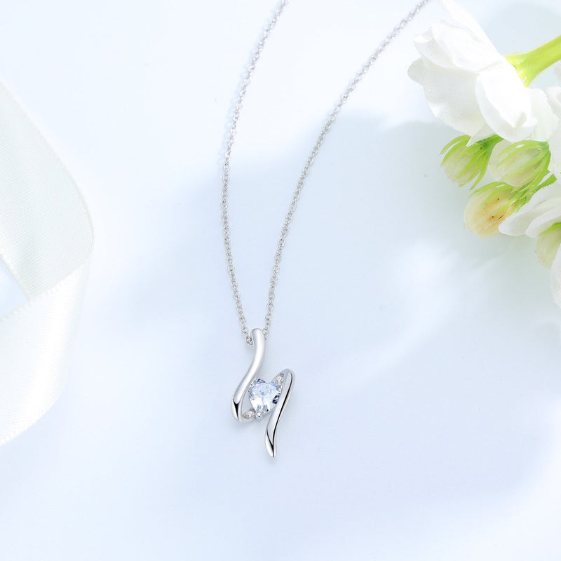 Yolora Elegance ketting met Hanger en Kalpa Camaka kristallen - Zilverkleurig - 18K Witgoud Verguld - Vrouwen Collier Zilver - Halsketting - Sieraden - Luxe Giftbox - Geschenkdoos - Cadeau doos - Geschenkverpakking - Mooie Cadeauverpakking