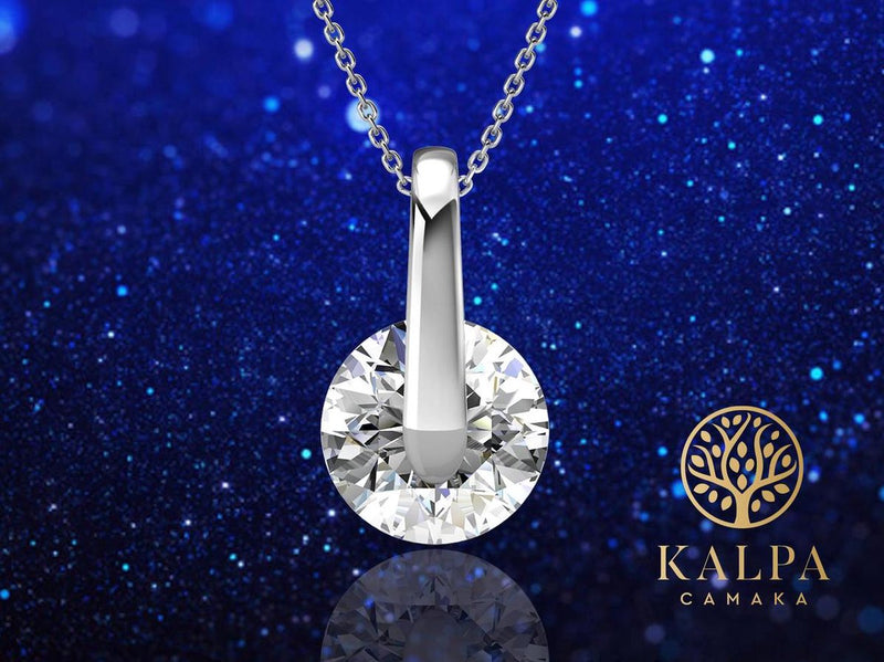 Yolora Dames Ketting met Hanger - Kalpa Camaka Kristal - Zilverkleurig - 18K Witgoud Verguld - Vrouwen Collier Zilver - Sieraden - Halsketting - Luxe Giftbox - Geschenkdoos - Cadeau doos - Exclusieve Geschenkverpakking - Mooie Cadeauverpakking