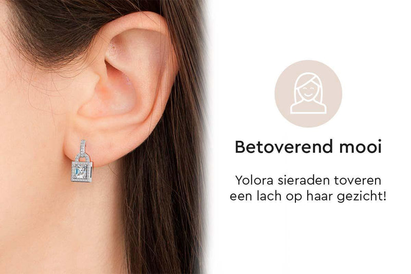 Yolora Dames Oorbellen Slotje - Kalpa Camaka Kristallen - Zilverkleurig - 18K Witgoud Verguld - Vrouwen Oorhangers Zilver - Sieraden - Luxe Giftbox - Geschenkdoos - Cadeau doos - Exclusieve Geschenkverpakking - Mooie Cadeauverpakking