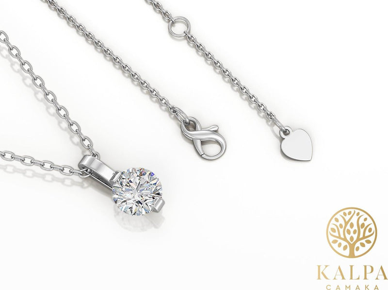 Yolora Dames Ketting met Hanger - Kalpa Camaka Kristal - Zilverkleurig - 18K Witgoud Verguld - Vrouwen Collier Zilver - Sieraden - Halsketting - Luxe Giftbox - Geschenkdoos - Cadeau doos - Exclusieve Geschenkverpakking - Mooie Cadeauverpakking