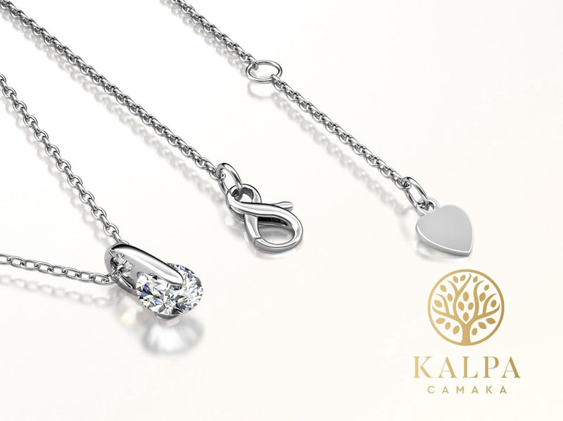 Yolora Dames Ketting met Hanger - Kalpa Camaka Kristal - Zilverkleurig - 18K Witgoud Verguld - Vrouwen Collier Zilver - Sieraden - Halsketting - Luxe Giftbox - Geschenkdoos - Cadeau doos - Exclusieve Geschenkverpakking - Mooie Cadeauverpakking