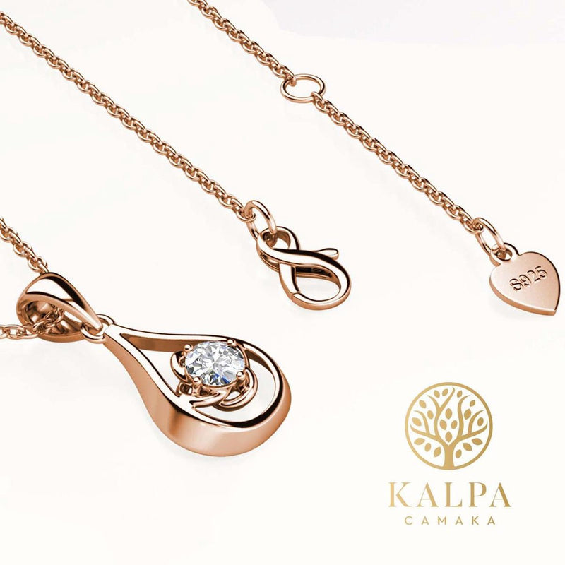 Yolora Dames Ketting met Hanger - Kalpa Camaka Kristal - Rosékleurig - 18K Roségoud Verguld - Vrouwen Collier Roségoud - Sieraden - Halsketting - Luxe Giftbox - Geschenkdoos - Cadeau doos - Exclusieve Geschenkverpakking - Mooie Cadeauverpakking